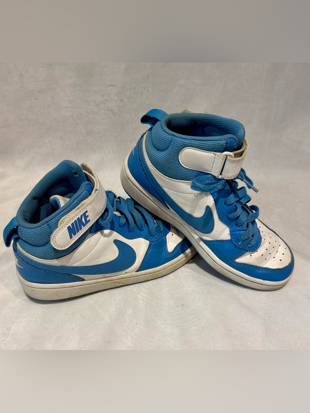 Nike Kids' Grade School Court Borough Mid 2 Shoes Size 5